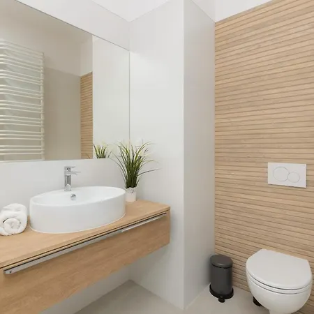 Optyków Spacious&cosy With Parking By Renters Varsóvia