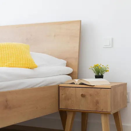 Apartment Optykow Spacious & Cosy With Parking By Renters