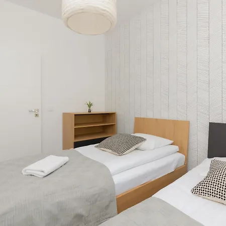 Apartment Optykow Spacious & Cosy With Parking By Renters *