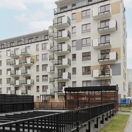 Optykow Spacious & Cosy With Parking By Renters *