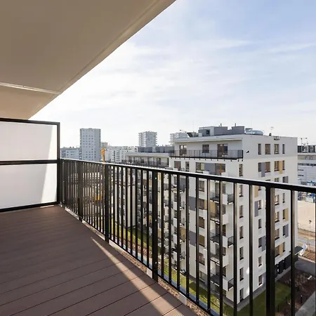 Optykow Spacious & Cosy With Parking By Renters * Warsaw