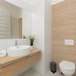 Optykow Spacious & Cosy With Parking By Renters 바르샤바
