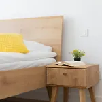 아파트 Optykow Spacious & Cosy With Parking By Renters
