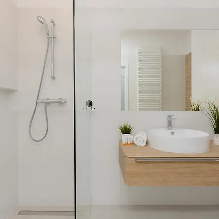 Optykow Spacious & Cosy With Parking By Renters Apartment Warsaw