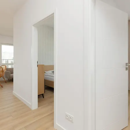 Optykow Spacious & Cosy With Parking By Renters Apartment Warsaw