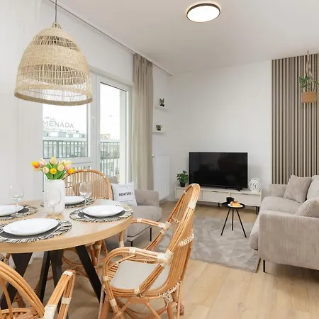 Optykow Spacious & Cosy With Parking By Renters Apartment *